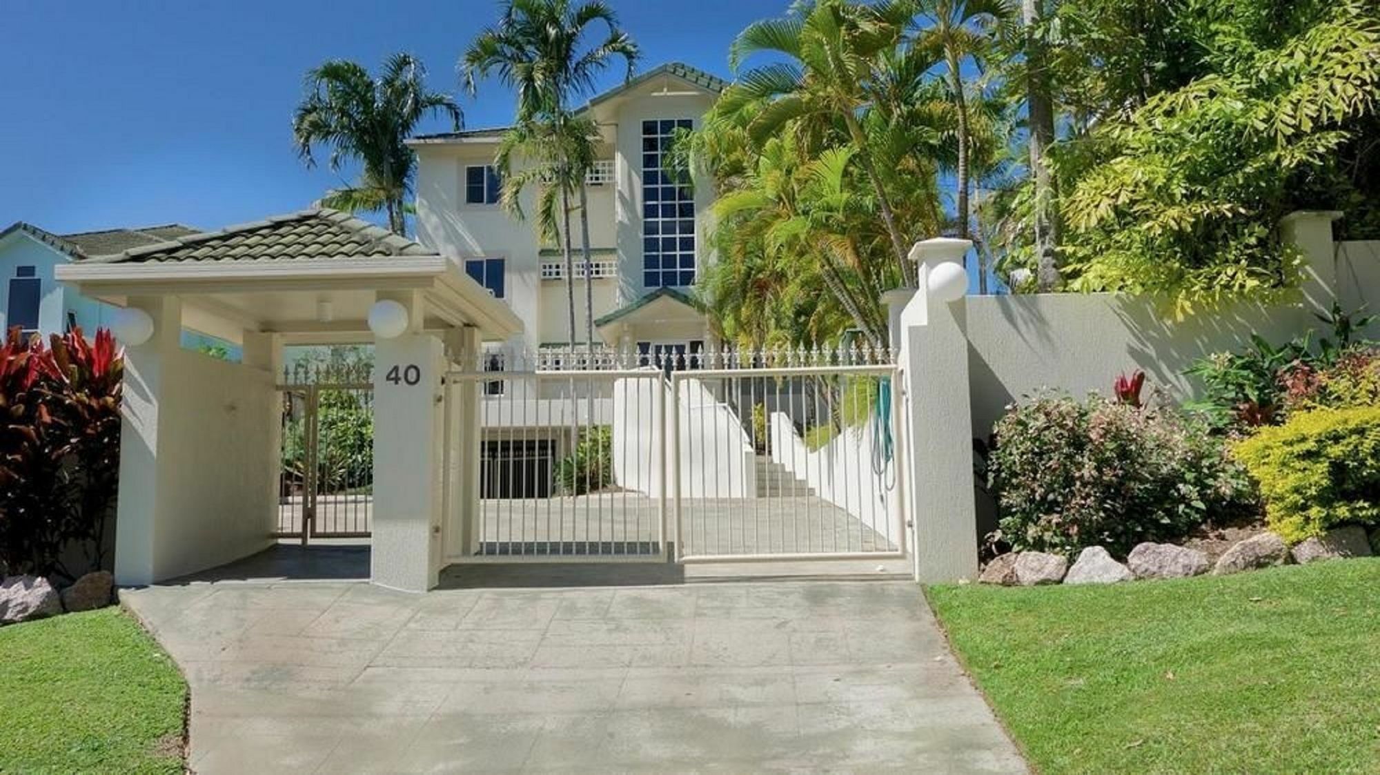 On The Beach Apartments Trinity Beach Exterior foto